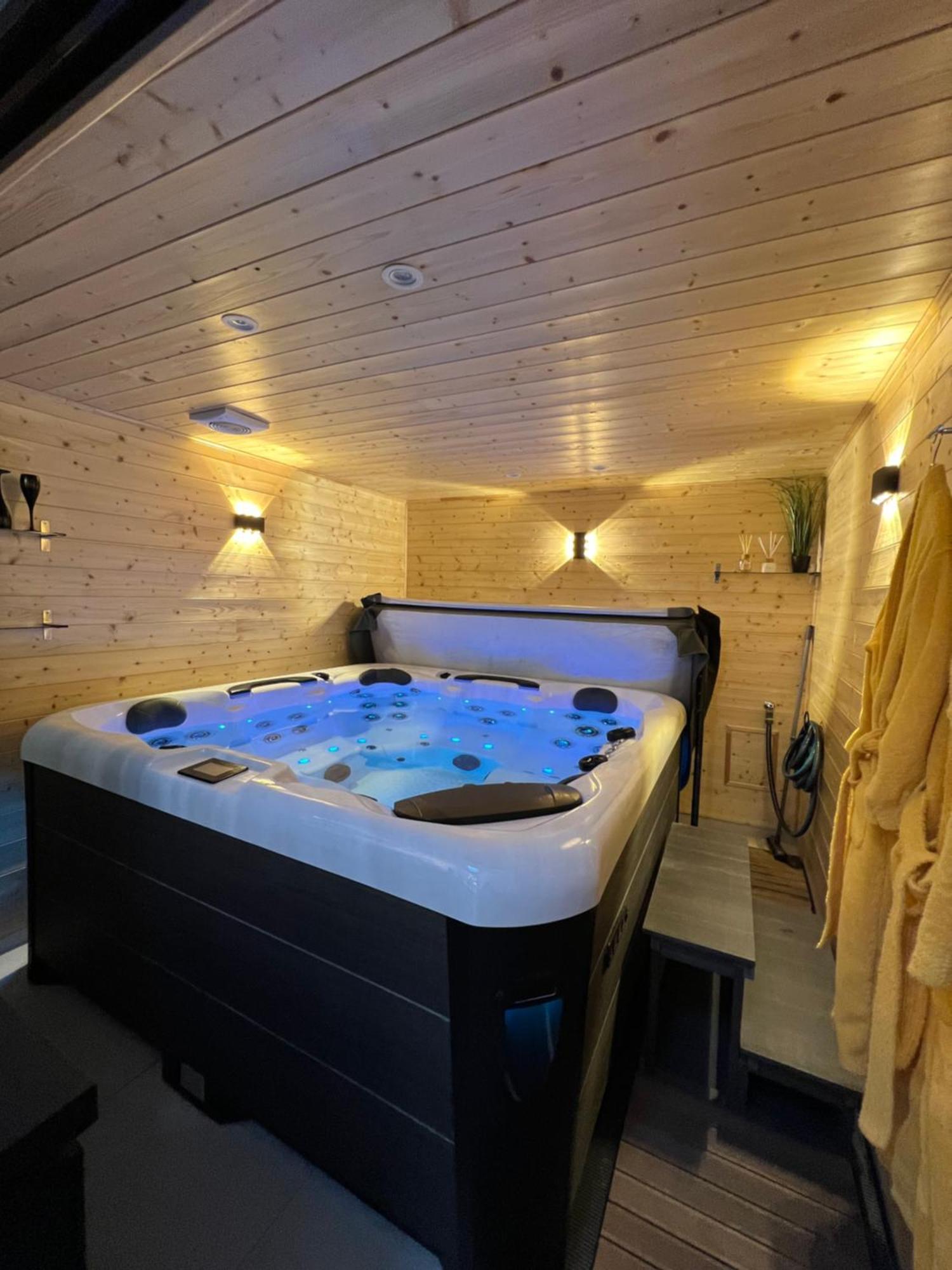 Les Suites De Stanislas Jacuzzi & Spa Nancy Extérieur photo